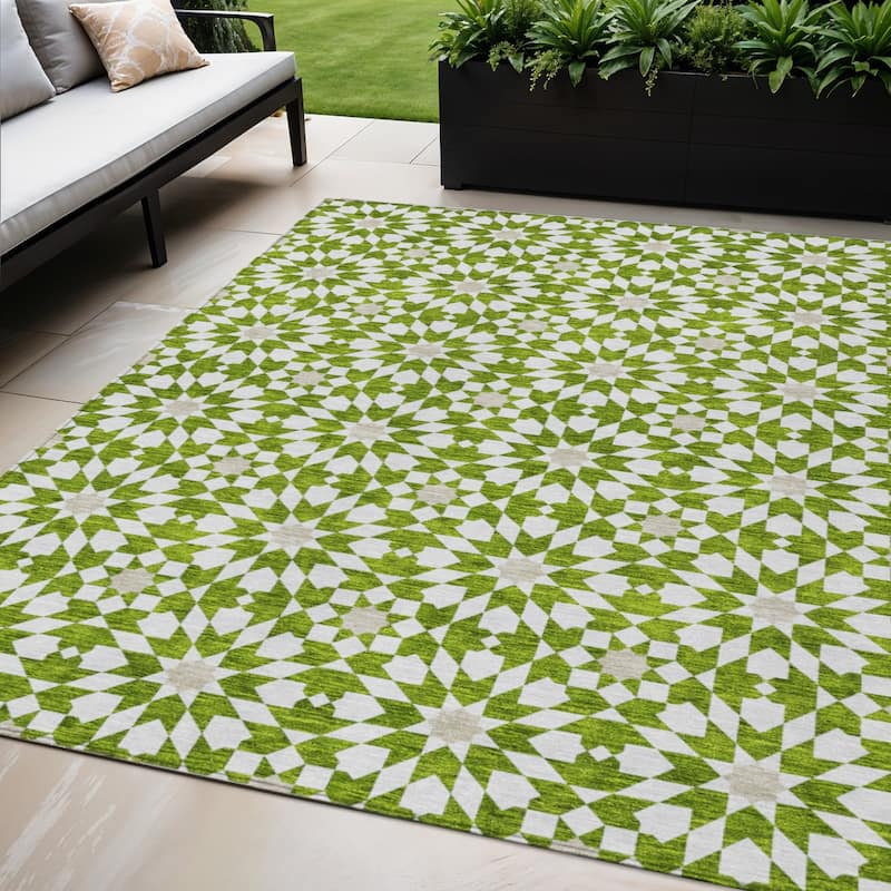 HomeRoots Floral Medallion Transitional Rectangle Outdoor Rug - 5' X 8'
