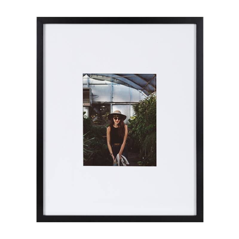 Kate and Laurel Gallery Wall Shelf with Frames Set