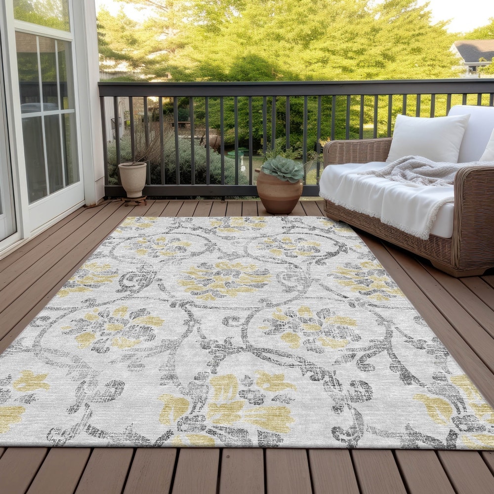 Machine Washable Indoor/ Outdoor Chantille Scroll Floral Rug