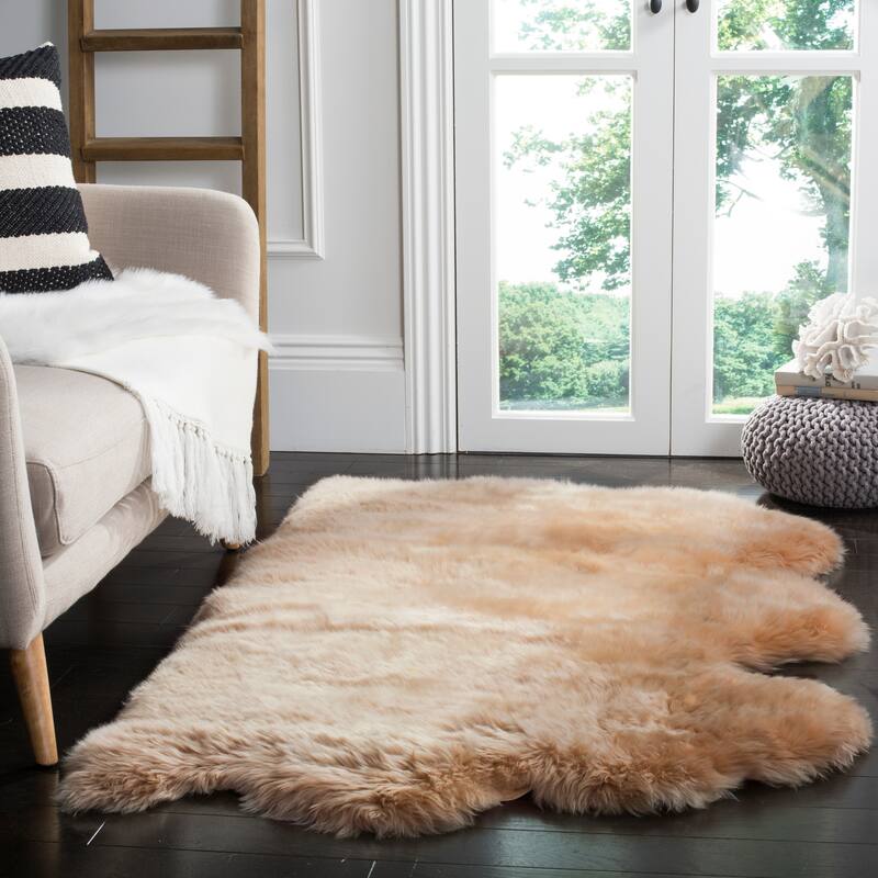 SAFAVIEH Handmade Natural Sheepskin Leanca 3.4-inch Thick Rug - 3' x 5' - Natural Beige - Rectangle