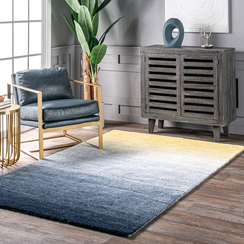 Nuloom Handmade Soft and Plush Ombre Shag Rug