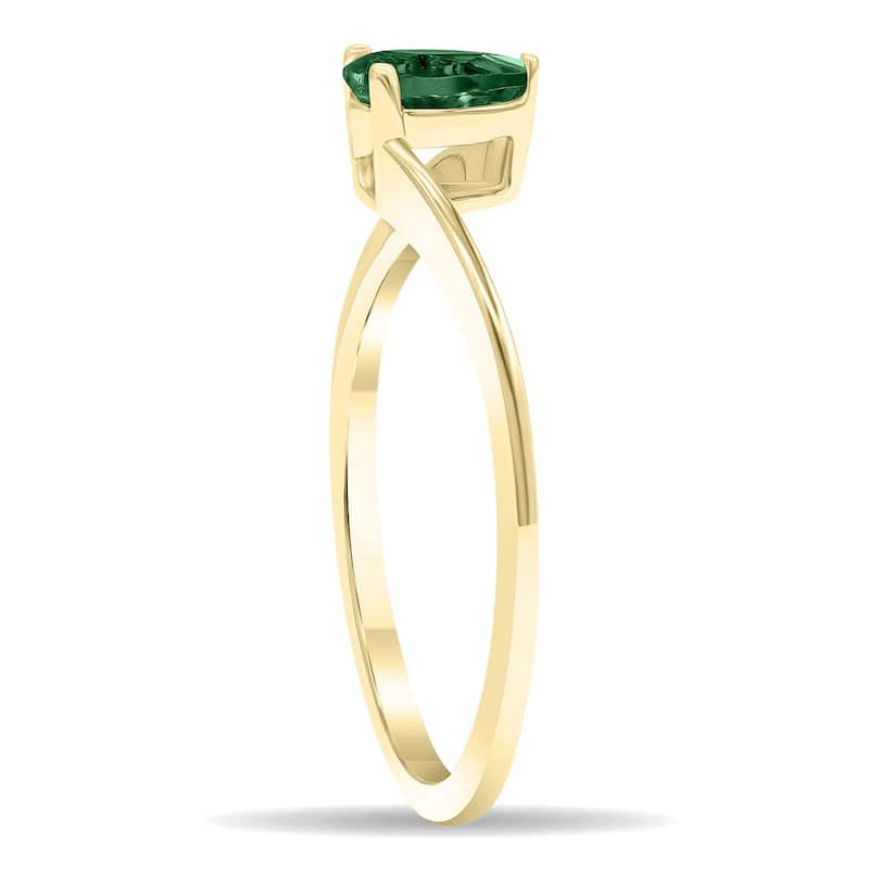 Women's Solitaire Pear Shaped Emerald Wave Ring in 10K Yellow Gold