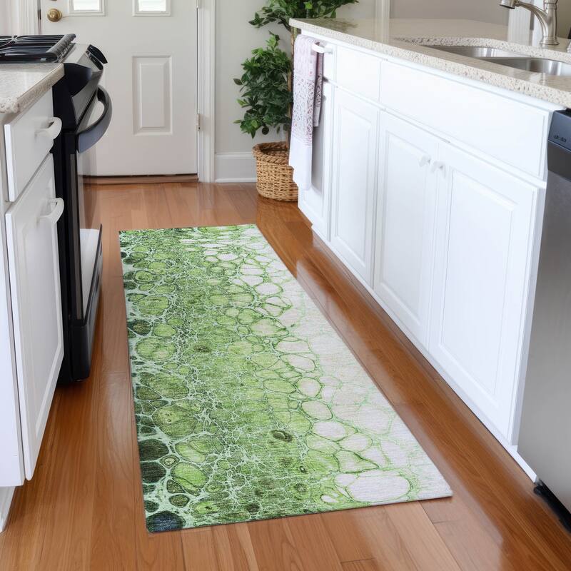 Machine Washable Indoor/ Outdoor Chantille Abstract Cobblestone Rug - Aloe - 2'3" x 7'6"