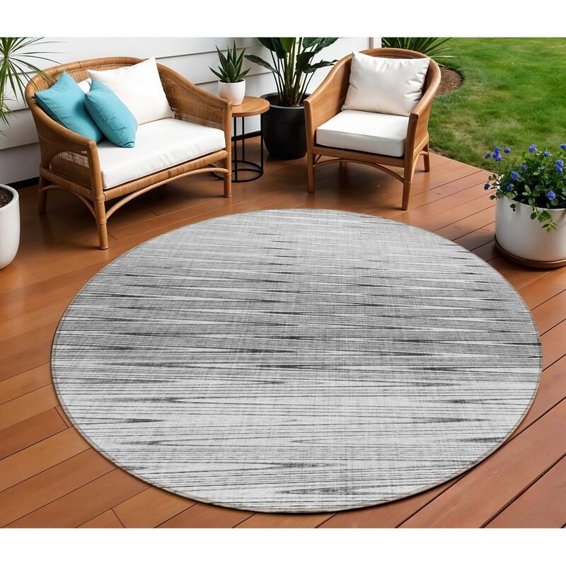 HomeRoots Abstract Transitional Rectangle Outdoor Rug - 8' Round