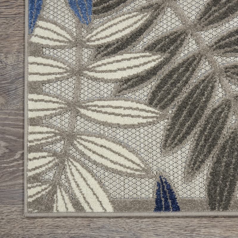 HomeRoots Palm Leaf Island Rectangle Outdoor Rug - 9' X 12'