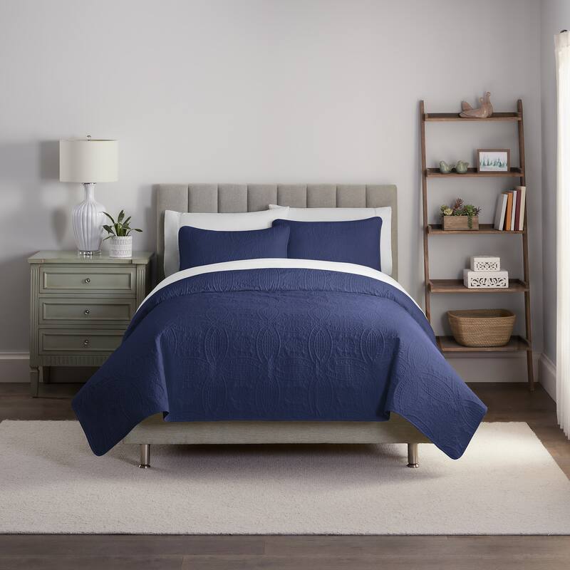 Traditions by Waverly Classic Medallion Pinsonic Quilted Solid Bed Set