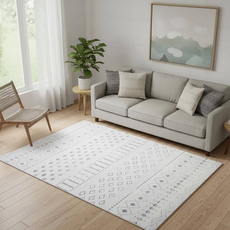 HomeRoots Geometric Casual Rectangle Area Rug - 5' X 7' - 5' X 7'