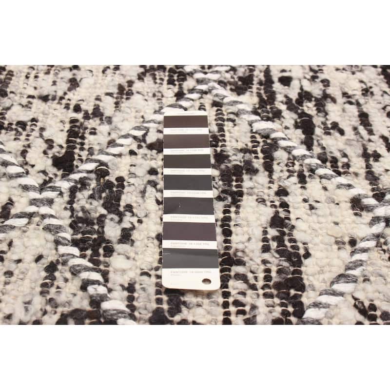 Sienna Black Rug 5'6" x 8'1" - 5'6 x 8'1