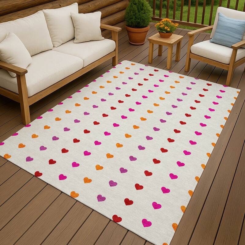 Machine Washable Indoor/ Outdoor Modern Hearts Chantille Rug