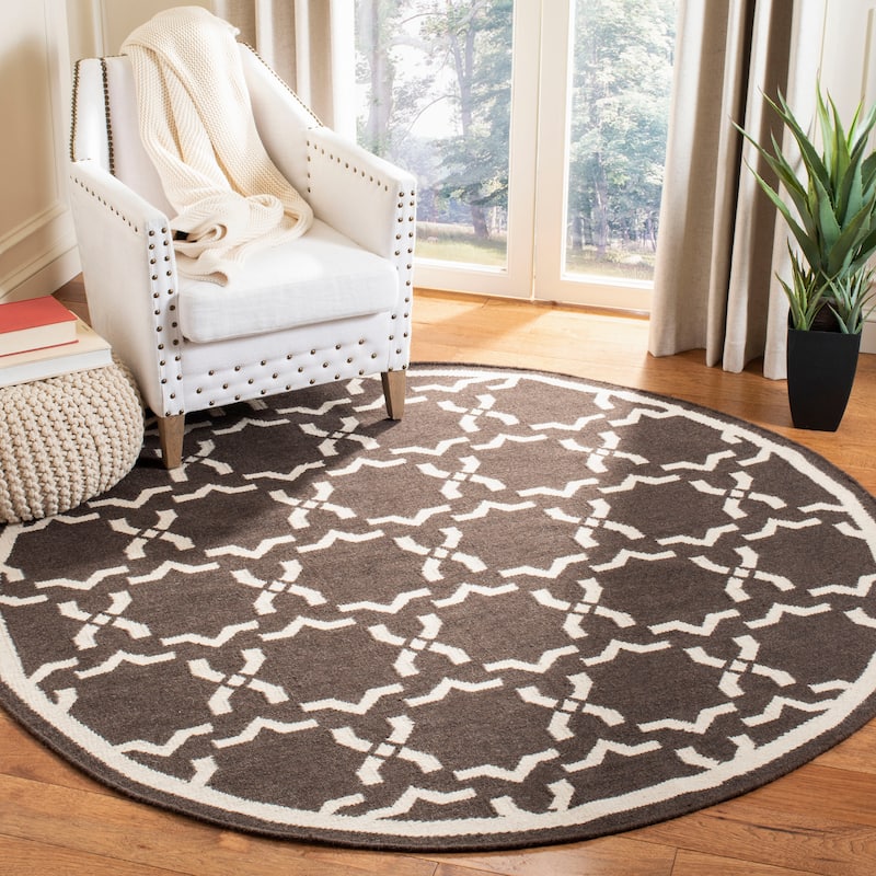 SAFAVIEH Handmade Flatweave Dhurries Everina Modern Moroccan Wool Rug - 8' Round - Chocolate/Ivory