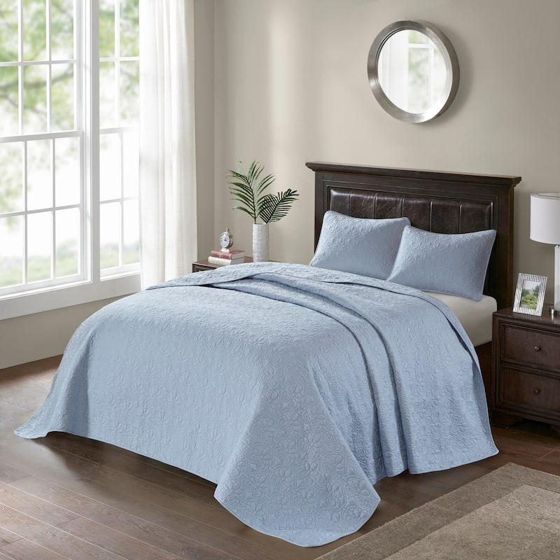 Madison Park Mansfield Reversible Oversized 3-piece Solid Texture Bedspread Quilt Set with Matching Shams
