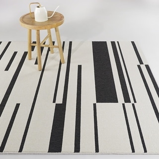 Campion Modern Geometric Indoor/Outdoor Area Rug - Bed Bath & Beyond ...