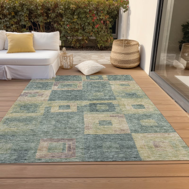 Machine Washable Indoor/ Outdoor Contemporary Blocks Chantille Rug