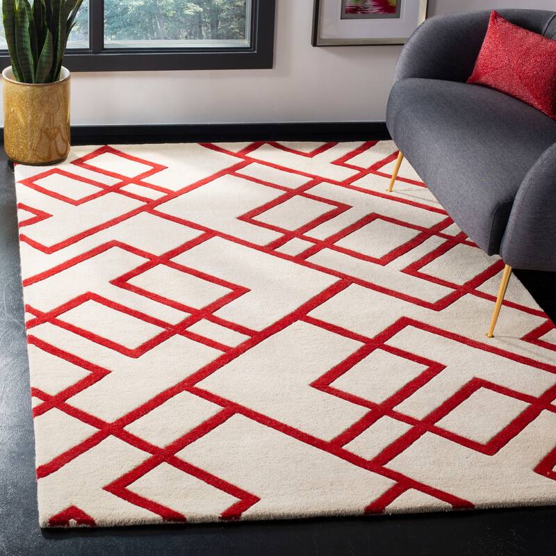 SAFAVIEH Handmade Soho Gulsevim Deco N.Z. Wool Rug - 5' x 8' - Beige/Red - Rectangle