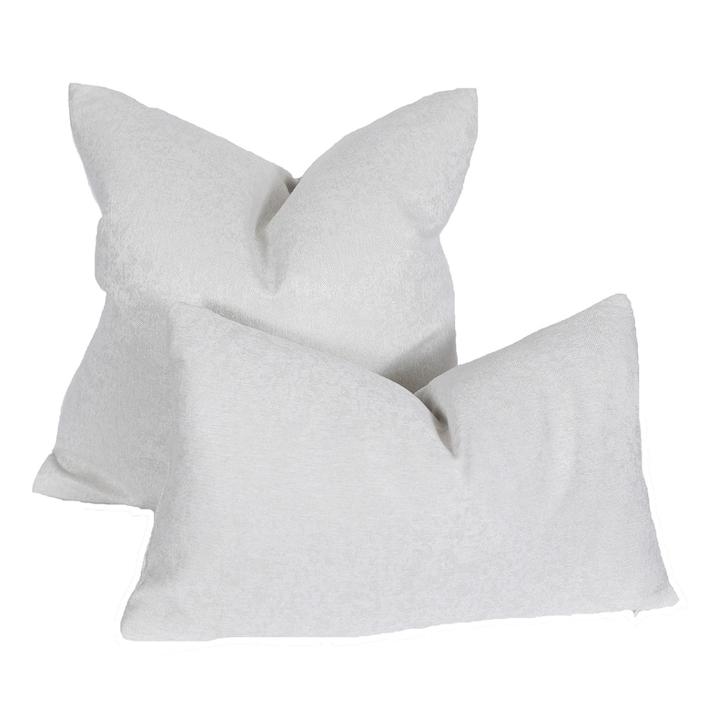 HomeRoots 13" X 21" White Polyester Zippered Pillow