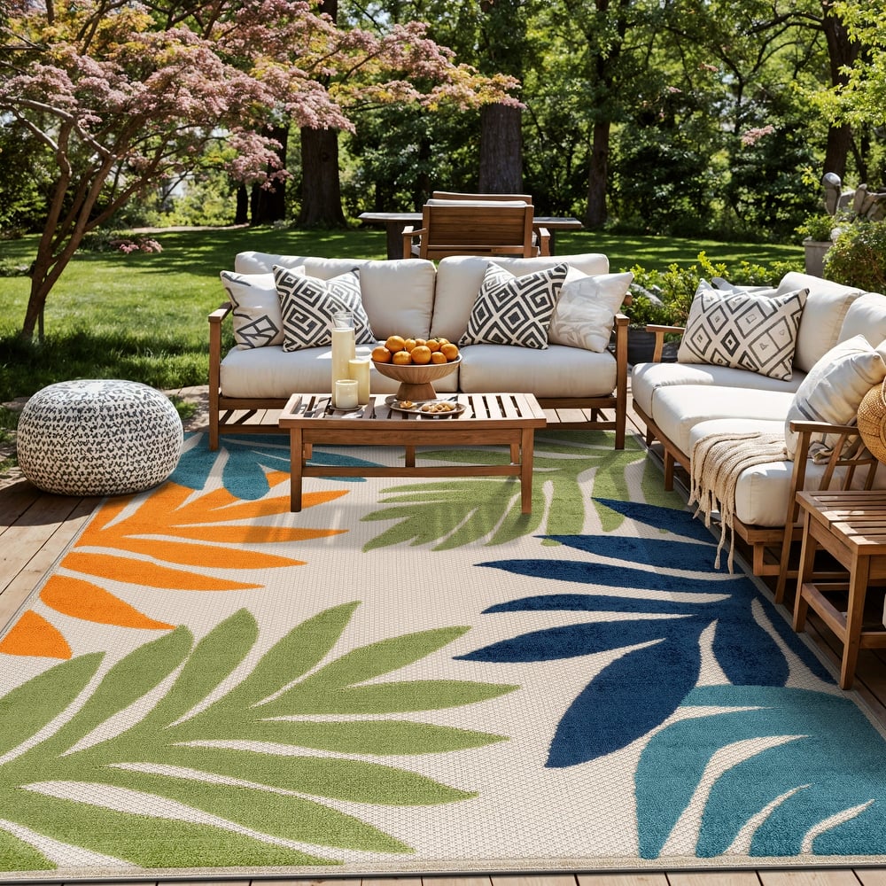 World Rug Gallery Indoor/Outdoor High-Low Textured Area Rug, Palm Easy-Clean Patio Rug