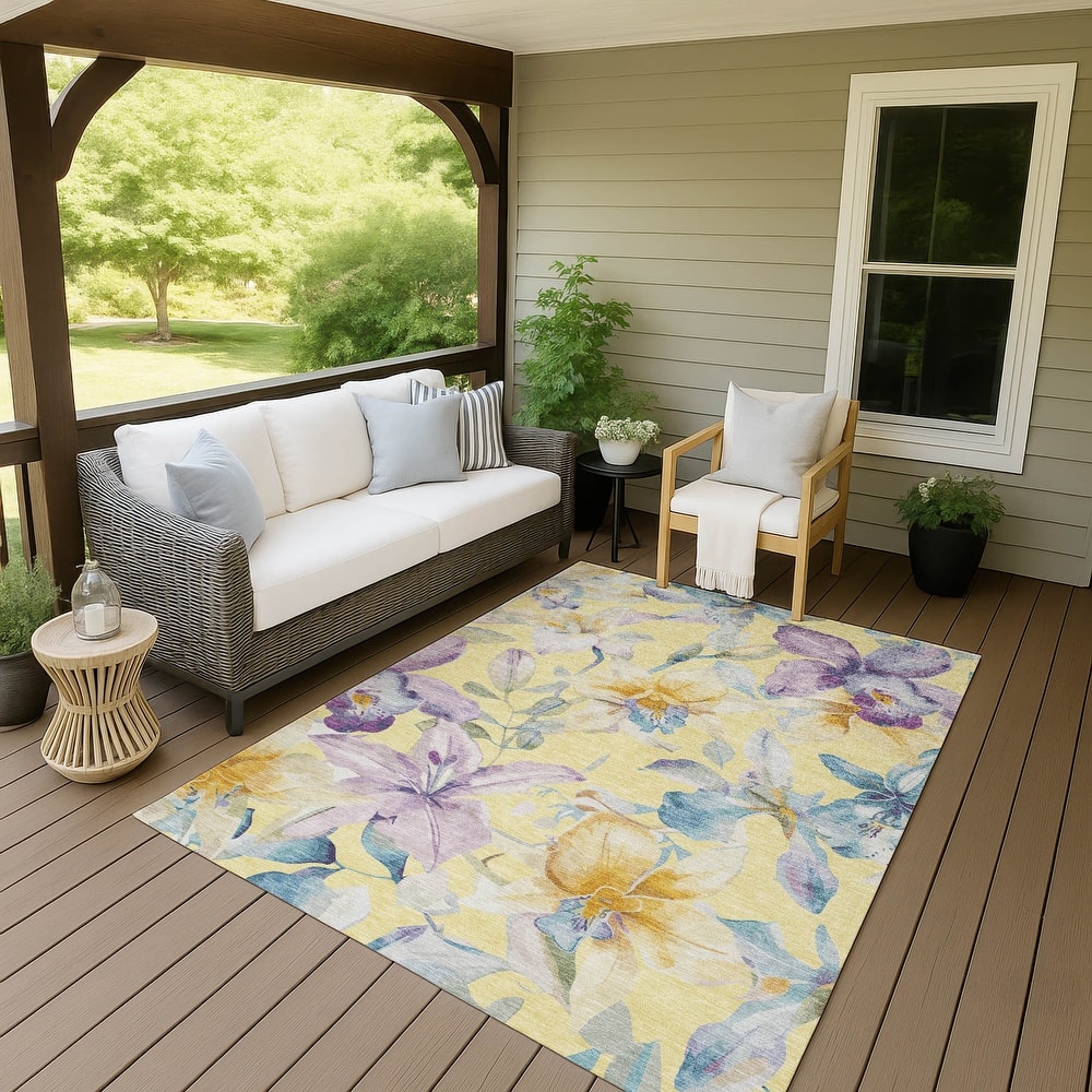 Machine Washable Indoor/ Outdoor Modern Floral Chantille Rug