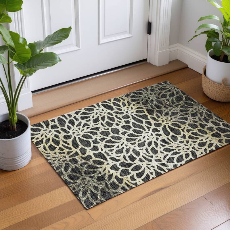 Machine Washable Indoor/ Outdoor Floral Craze Chantille Rug