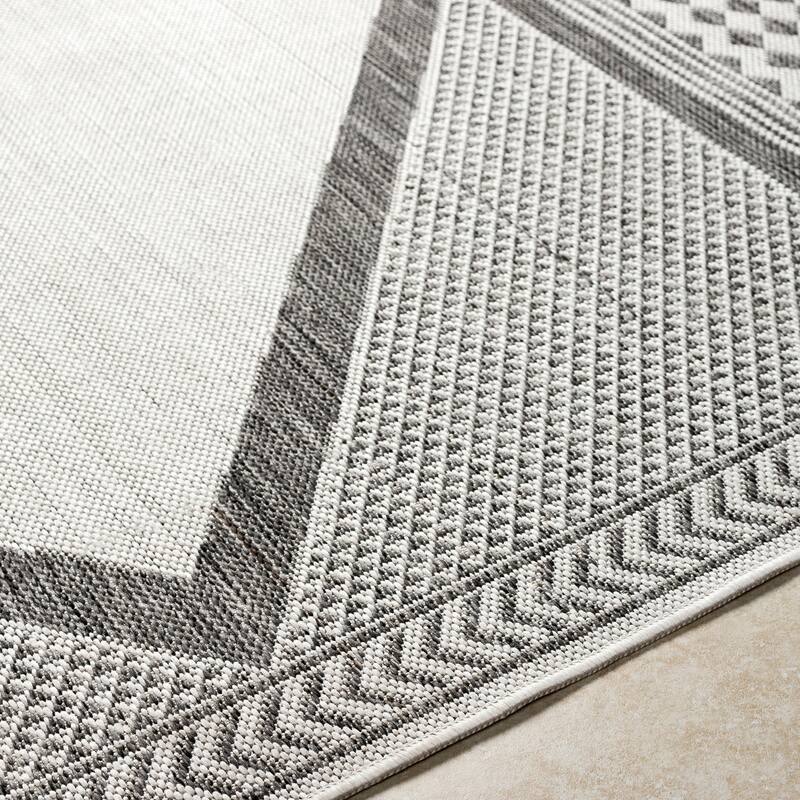 Livabliss Arlon Indoor/ Outdoor Diamond Border Area Rug