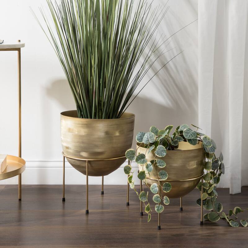 Kate and Laurel Navara Freestanding Planter Set