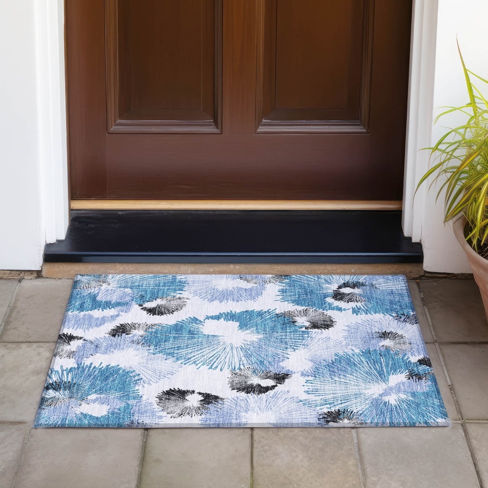 Machine Washable Indoor/Outdoor Modern Floral Chantille Rug