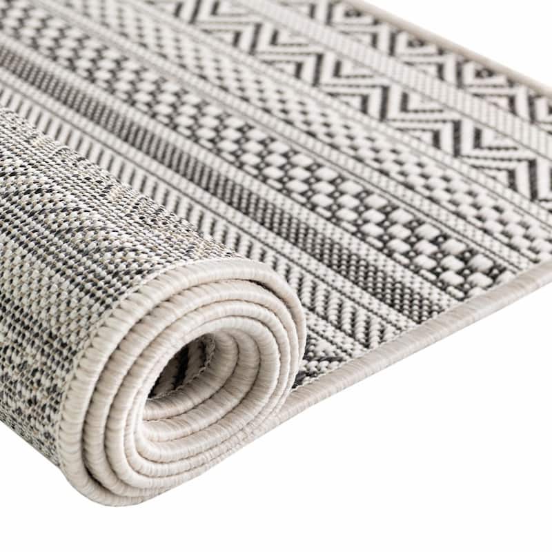 Outdoor Laaset Collection Area Rug