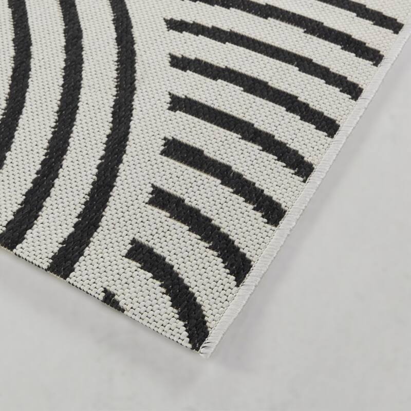 Irma Modern Striped Indoor/Outdoor Area Rug