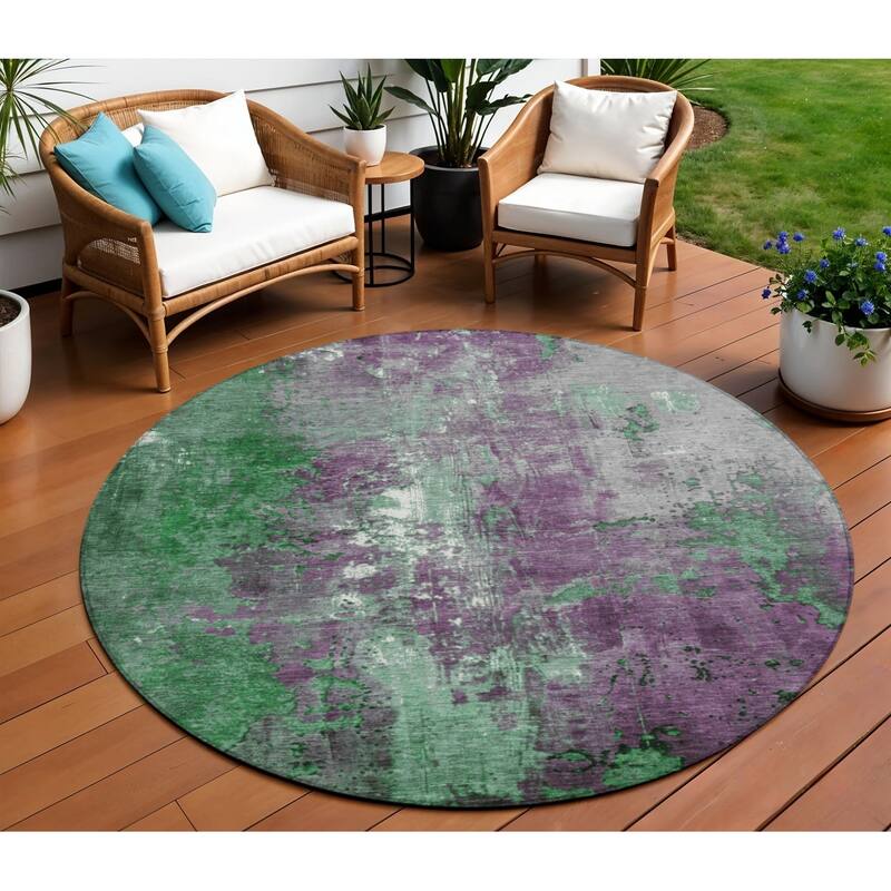 HomeRoots Abstract Transitional Rectangle Outdoor Rug - 8' Round