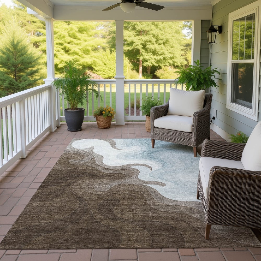 Machine Washable Indoor/ Outdoor Modern Dejuan Chantille Rug