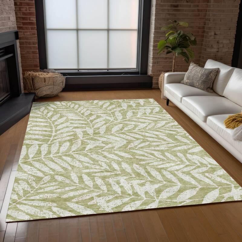 Machine Washable Indoor/ Outdoor Chantille Palm Rug