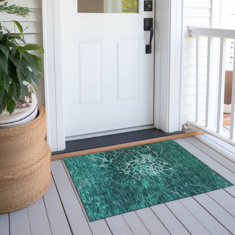 Machine Washable Indoor/ Outdoor Chantille Modern Floral Rug
