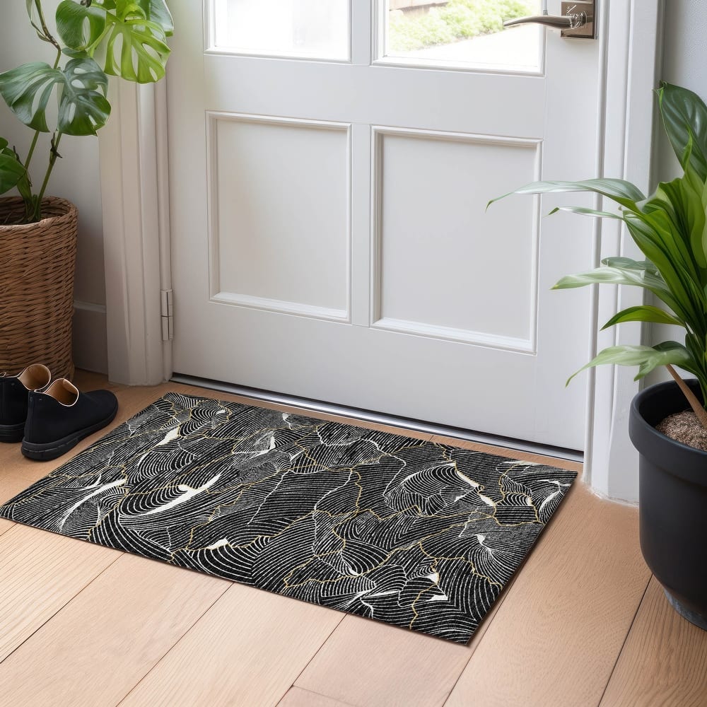 Machine Washable Indoor/ Outdoor Abstract Crackle Chantille Rug