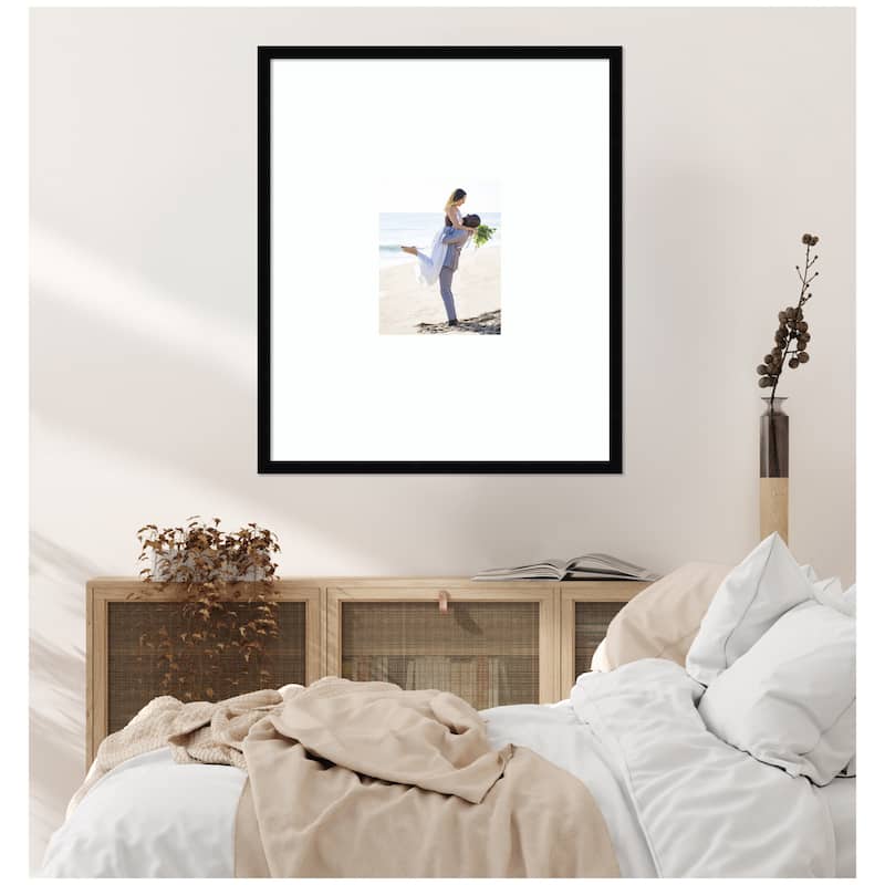 Kate and Laurel Svelte Noir Black Photo Frame