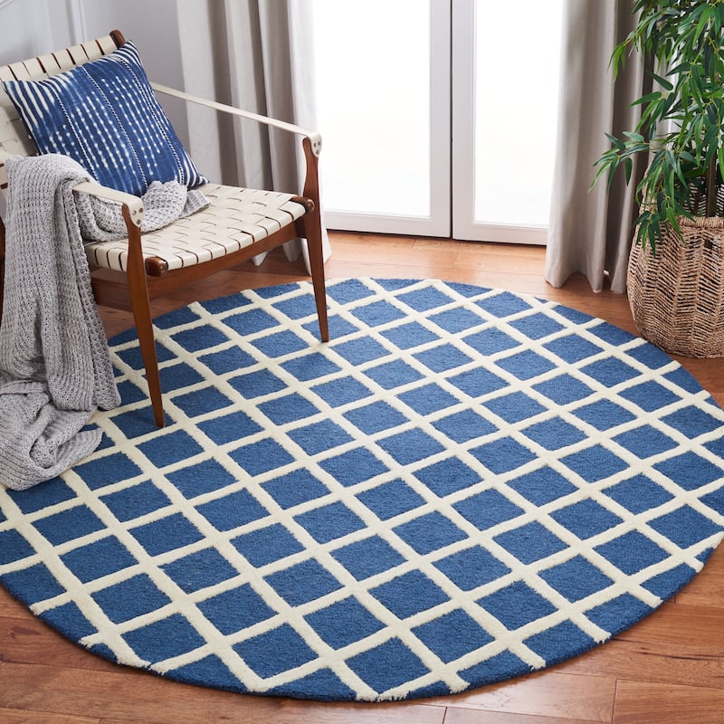 SAFAVIEH, Handmade Cambridge Siire Moroccan Trellis Wool Rug - 6' Round - Navy/Ivory