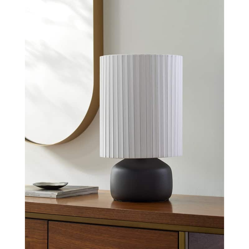 Livabliss Vadso Traditional Accent Table Lamp - Black/Cream