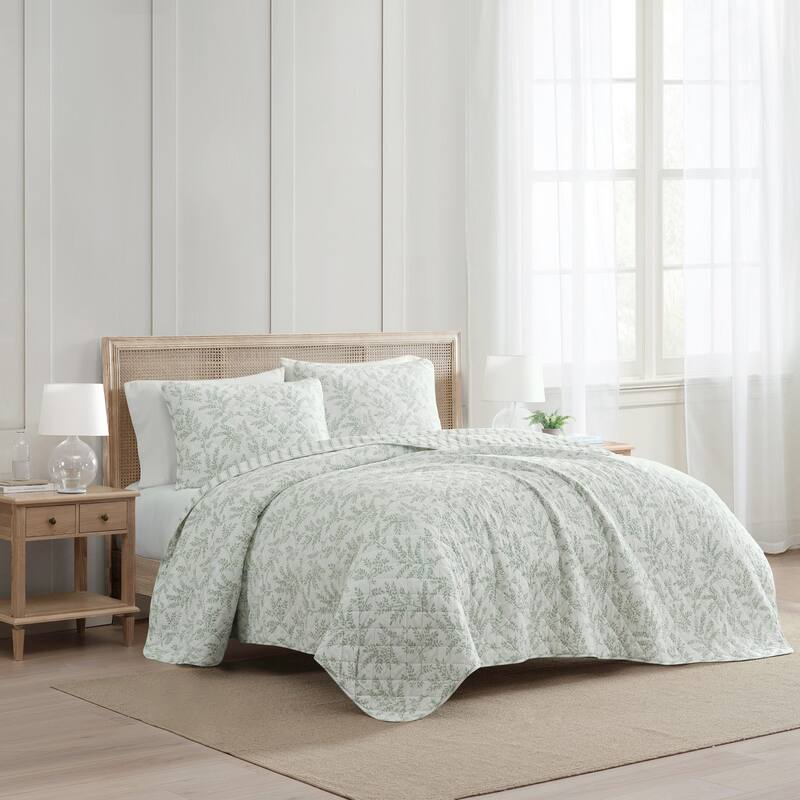 Martha Stewart Murray Leaves Cotton Reversible Green Quilt Set