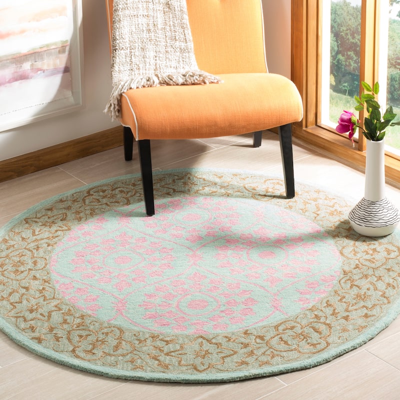 SAFAVIEH Handmade Suzani Keshia Boho Tribal Wool Rug - 5' Round - Taupe/Pink