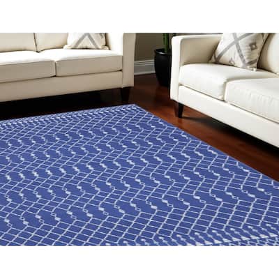Hike Power Loomed Distressed Non Skid Stain Resistant Area Rug By HomeRoots - 120' X '84' X '0.39