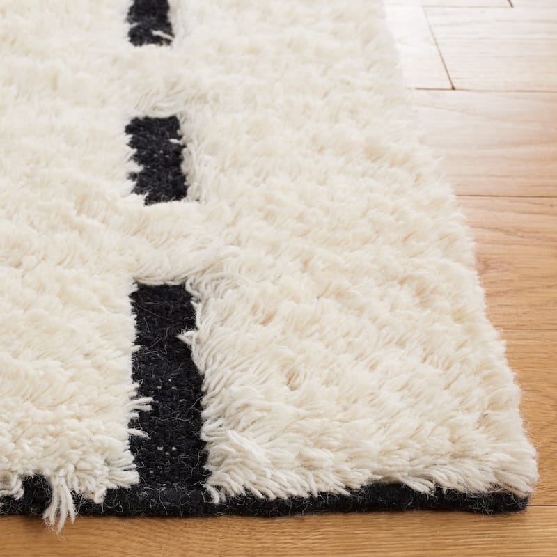 SAFAVIEH Handmade Casablanca Shag Arnela Wool Rug