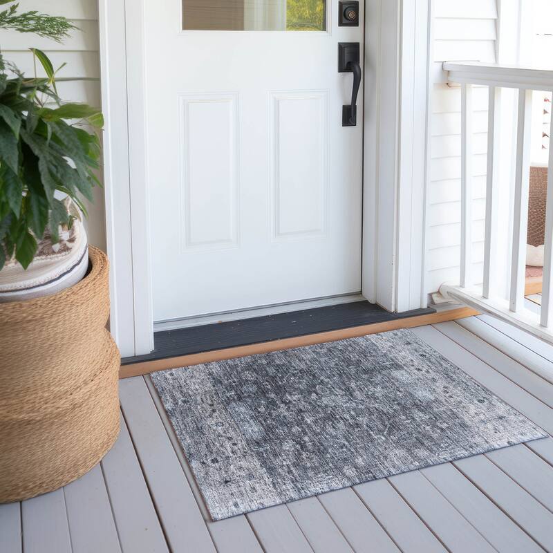 Machine Washable Indoor/ Outdoor Traditional Border Chantille Rug - Gray - 1'8" x 2'6"
