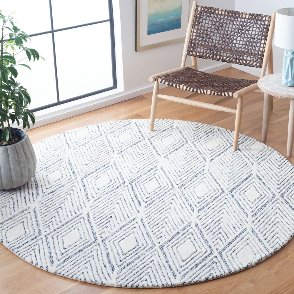 SAFAVIEH Handmade Abstract Mariken Diamond Wool Rug