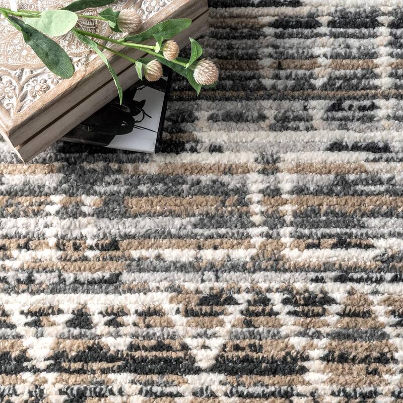 Nuloom Bedford Banded Tribal Area Rug