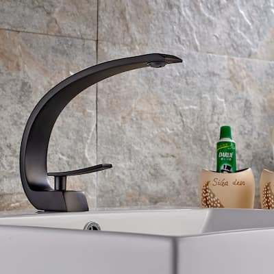 Single Handle Brass Bathroom Faucet in Matte Black