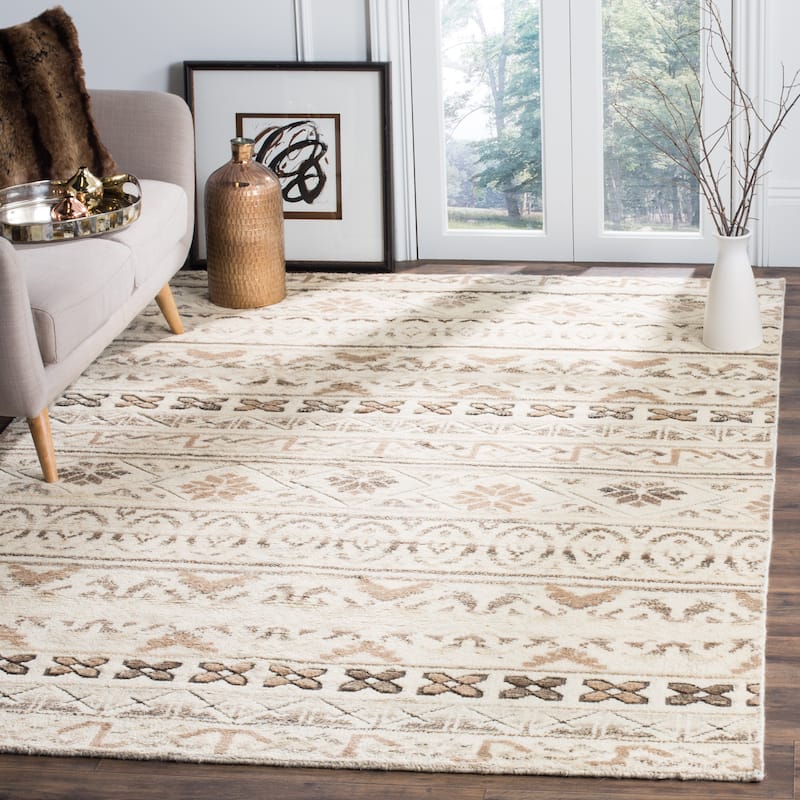 SAFAVIEH Hand-knotted Challe Eugeniya Southwestern Tribal Wool Rug - 8' x 10' - Natural