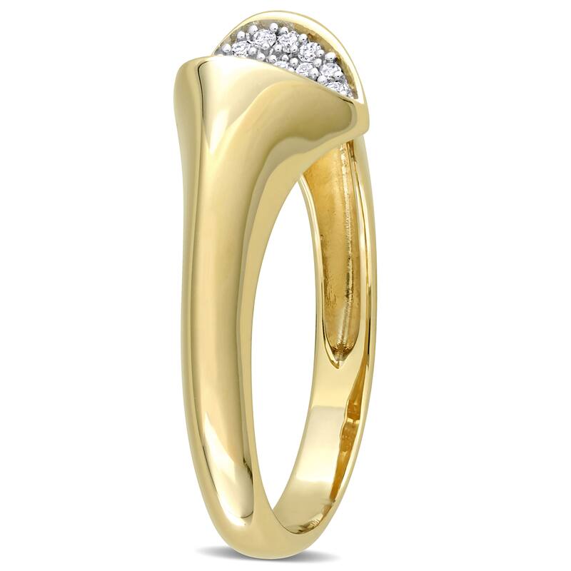 Miadora 1/7ct TDW Diamond Heart Cluster Ring in 10k Yellow Gold