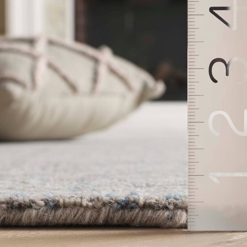 SAFAVIEH Handmade Ebony Iemie Modern & Contemporary Wool Rug