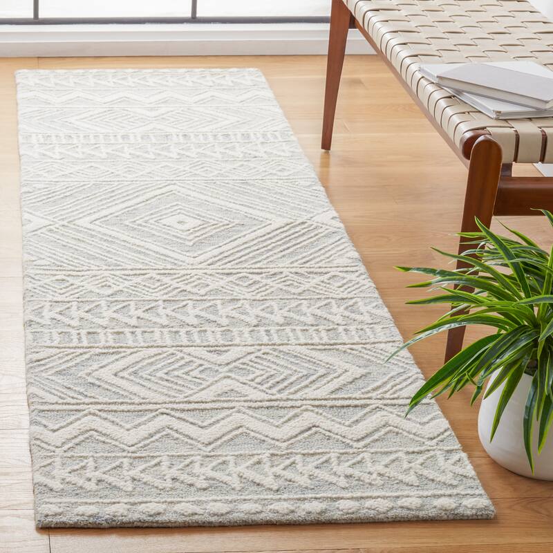 SAFAVIEH Handmade Metro Mirushe Boho Moroccan Wool Rug - 2'3" x 8' Runner - Light Grey/Ivory