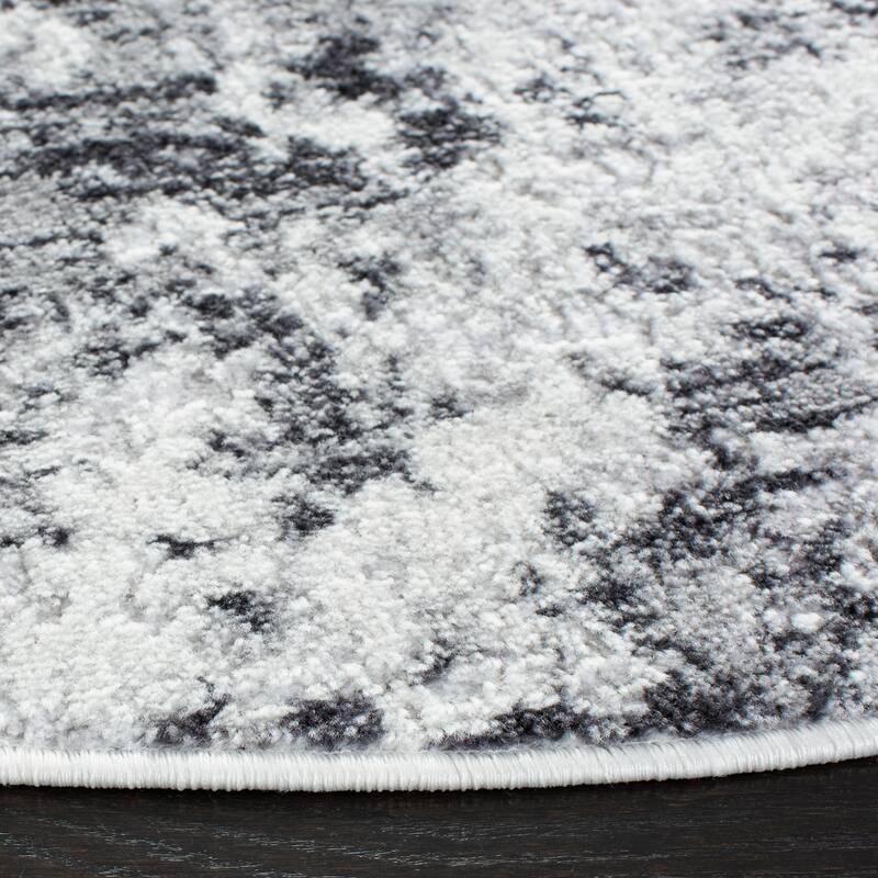 SAFAVIEH Amelia Madlaina Abstract Rug
