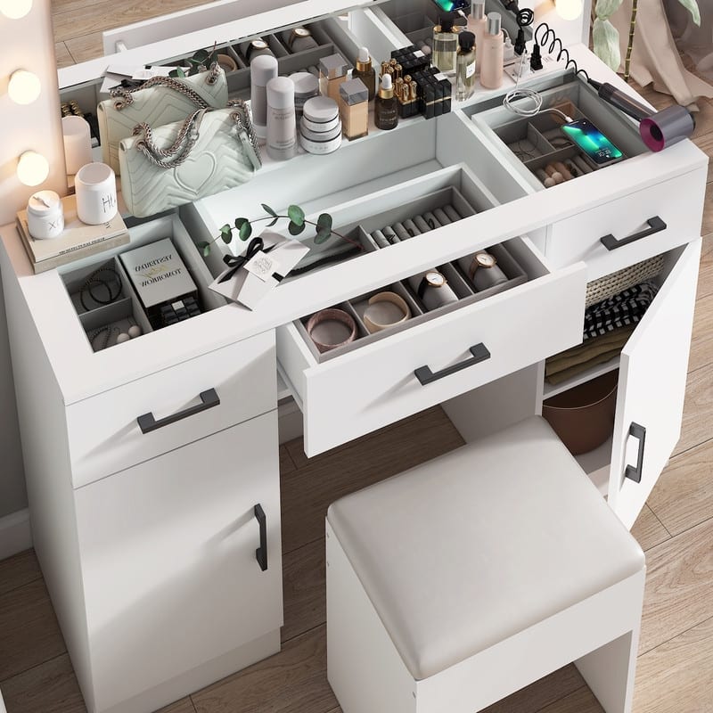 Bedroom makeup vanity set with 3 drawers
