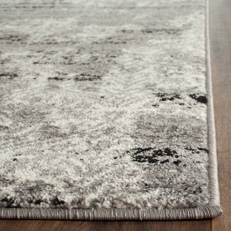 SAFAVIEH Evoke Missy Distressed Vintage Boho Rug